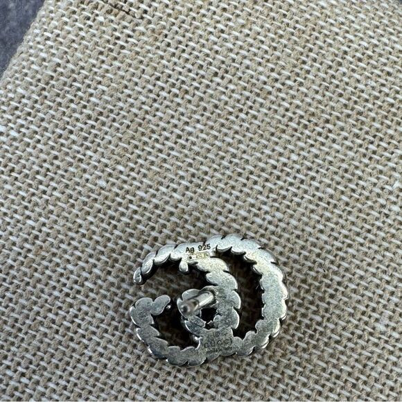 Gucci Gg Torchon Marmont Stud Earrings Aged Silver - Picture 5 of 8